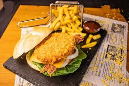 Hamburguesa de pollo crujiente 